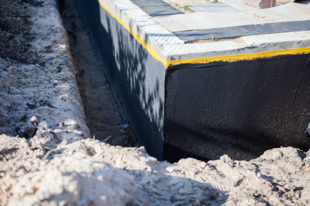 Professional Vapor Barrier Installation technician working in Eldorado, IL